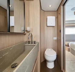 PRESTIGE F6.7 — Interior