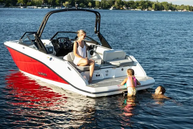 Scarab 215 SE — Prenesi katalog