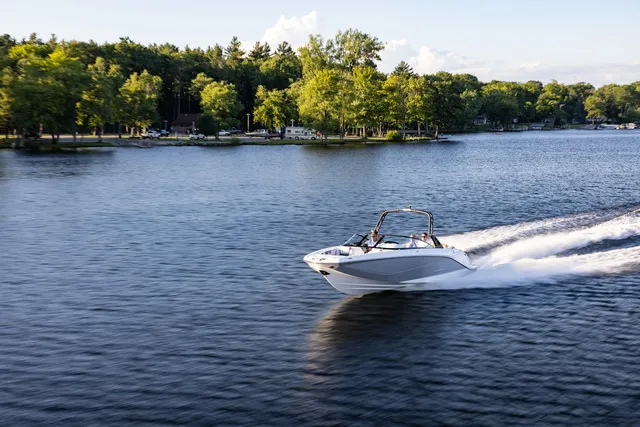 Scarab 255 SE — Prenesi katalog